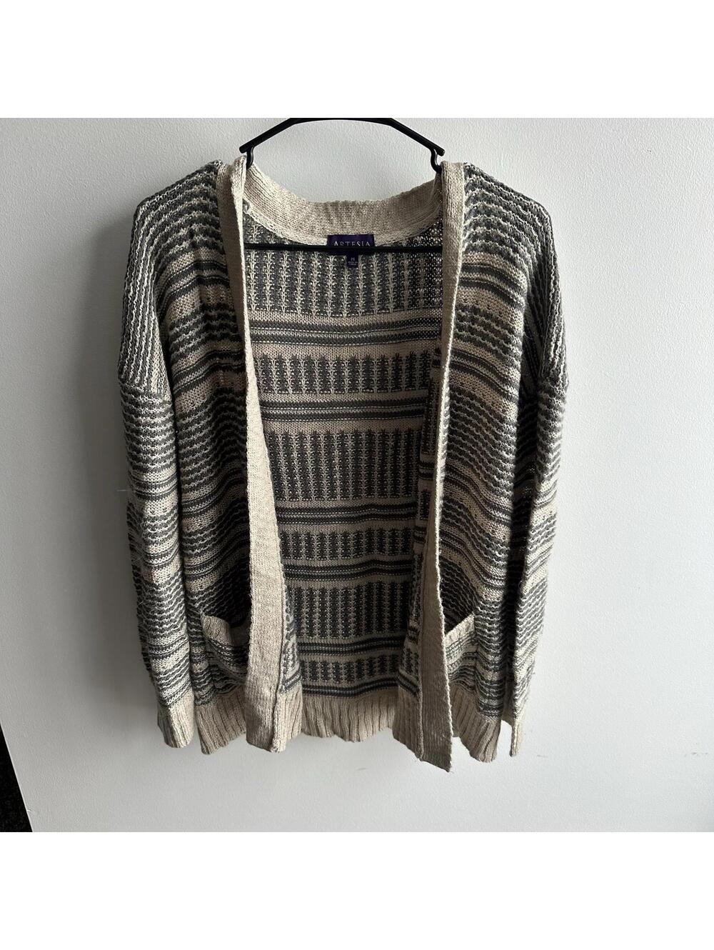 Artesia Women’s Cardigan Sweater Gray And Tan With Pockets Size M